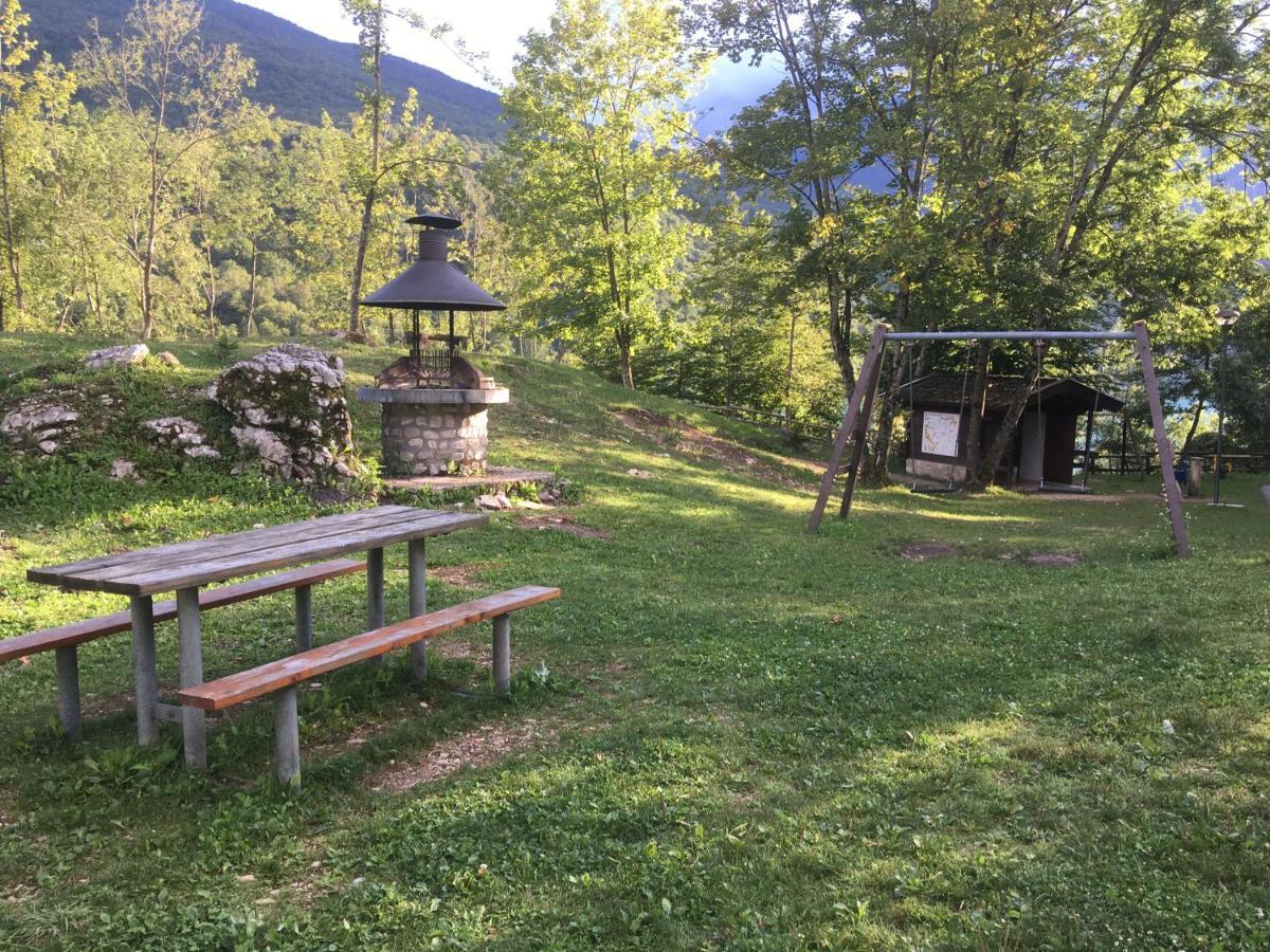 Casa A Schiera Fronte Lago Con Giardino Barcis Eksteriør billede