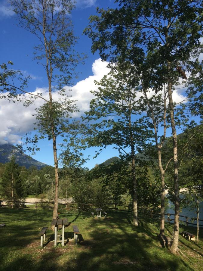 Casa A Schiera Fronte Lago Con Giardino Barcis Eksteriør billede